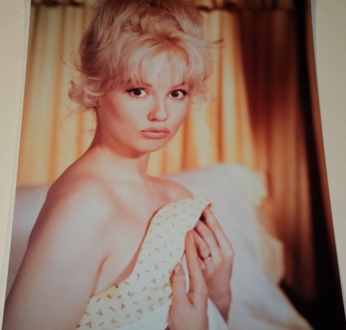 Mylene demongeot 8 x 10 - /,